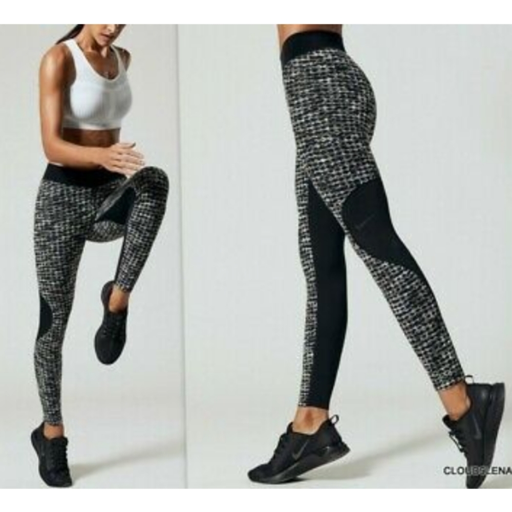 Nike NWT size Medium pro HyperWarm leggings